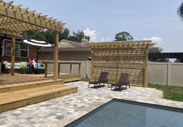 outdoor living space contractors